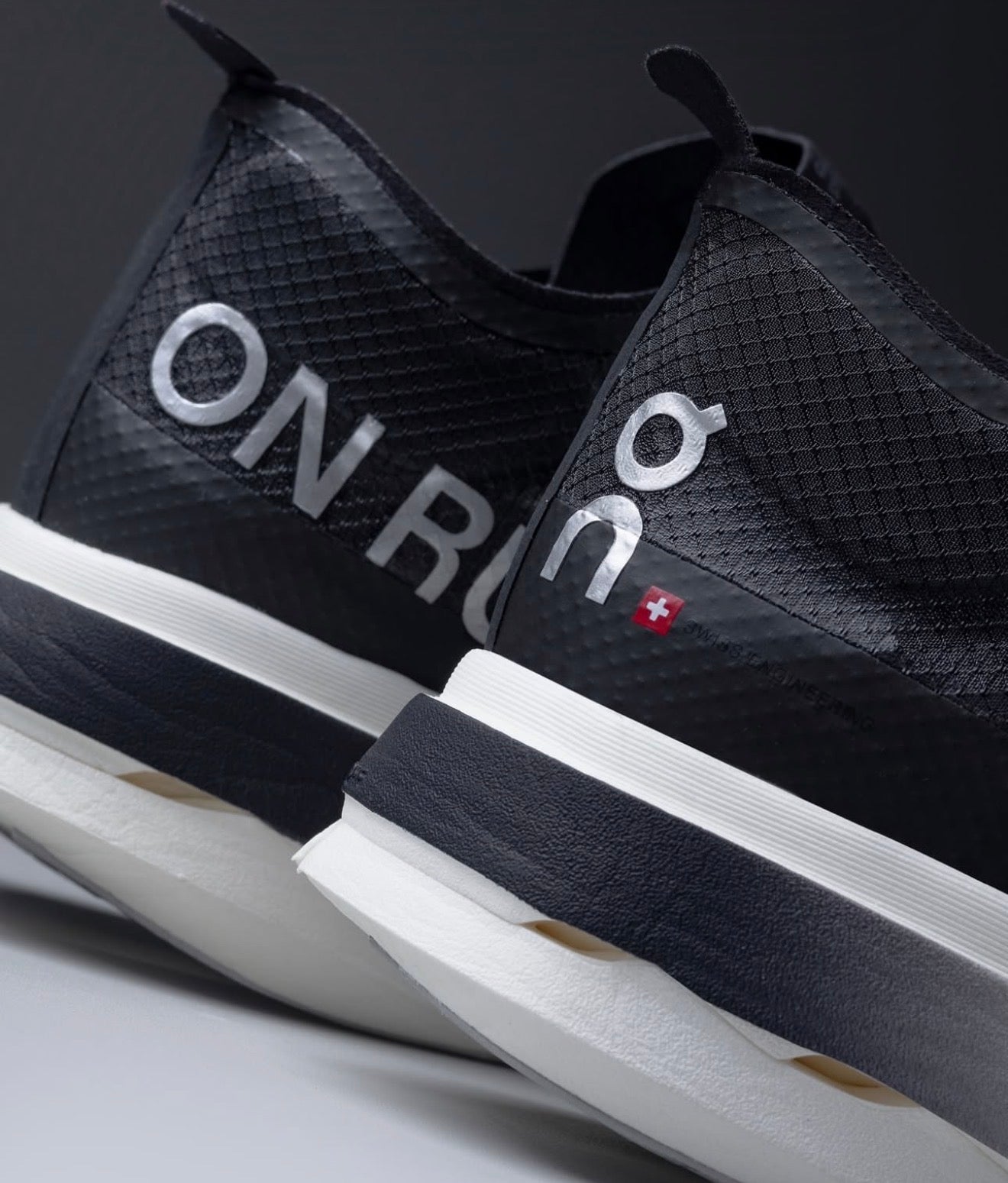 On Running Cloudboom Strike
Black White