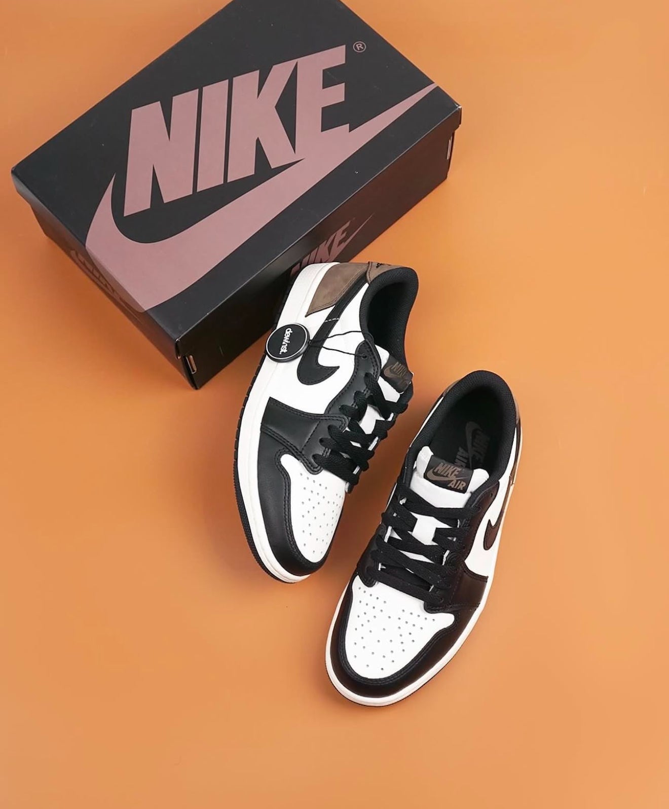 Air Jordan 1 Low Mocha