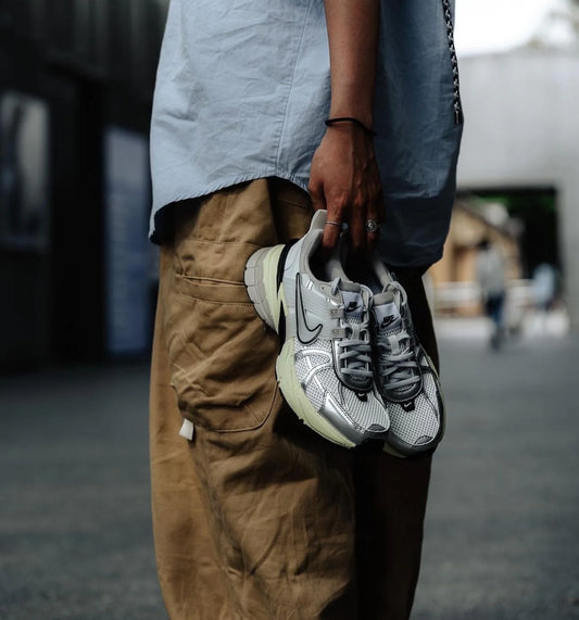 WMNs Air V2K Run Metallic Silver