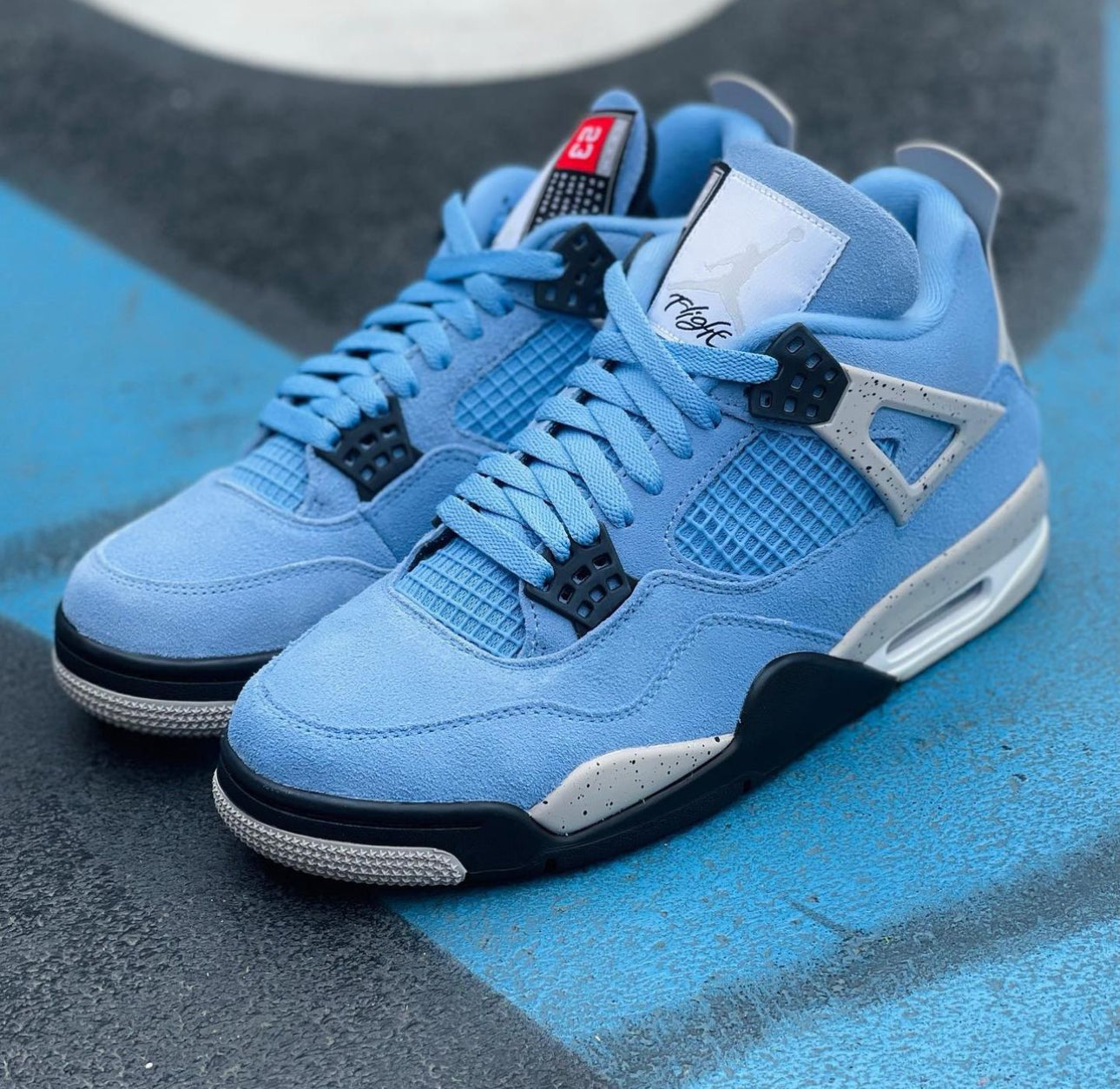 Air Jordan 4 Retro University Blue