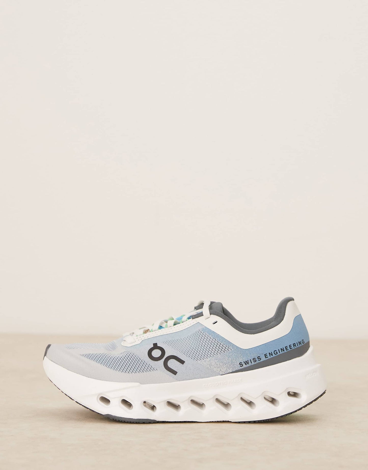 On Running Cloudsurfer Niagara White