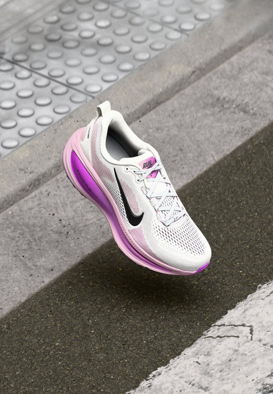 WMNs Vomero 18 Elemental Pink