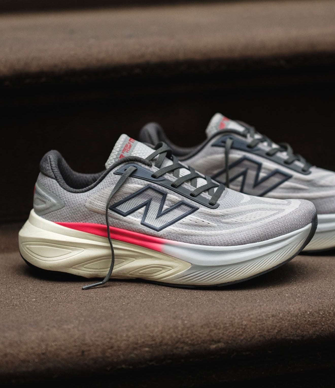 NB Balance Fresh Foam More v6 Grey Matter True Red Castlerock vc