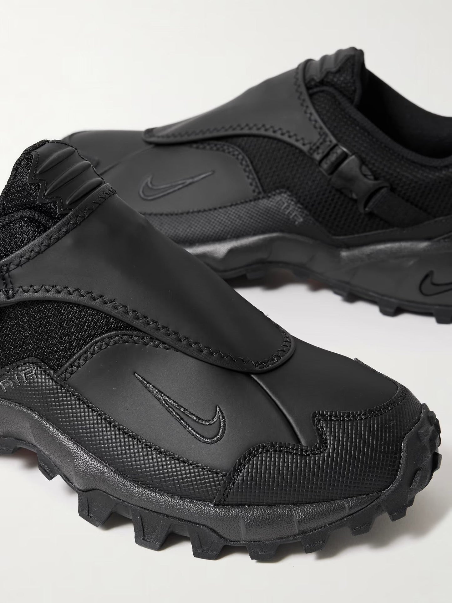 ACG Phassad Triple Black