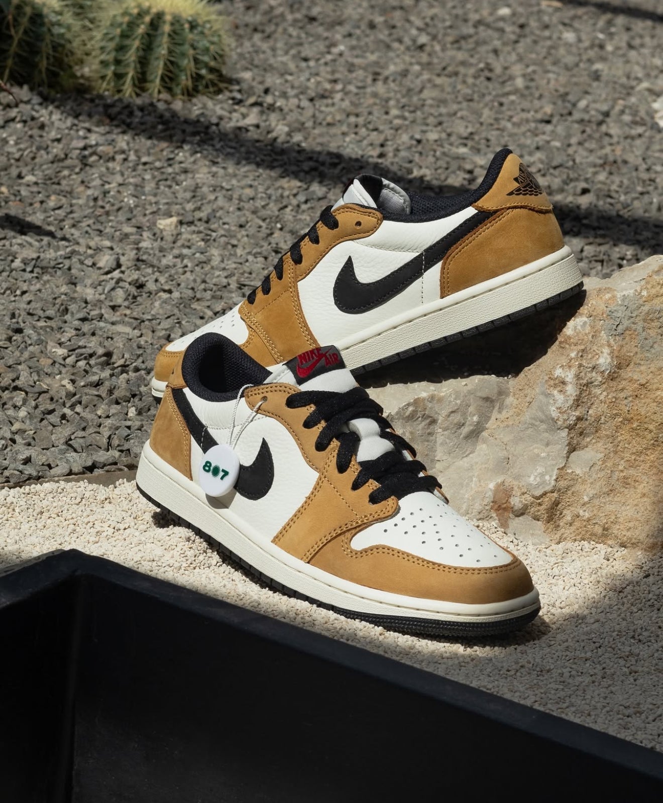 Air Jordan 1 Low OG Rookie of the Year