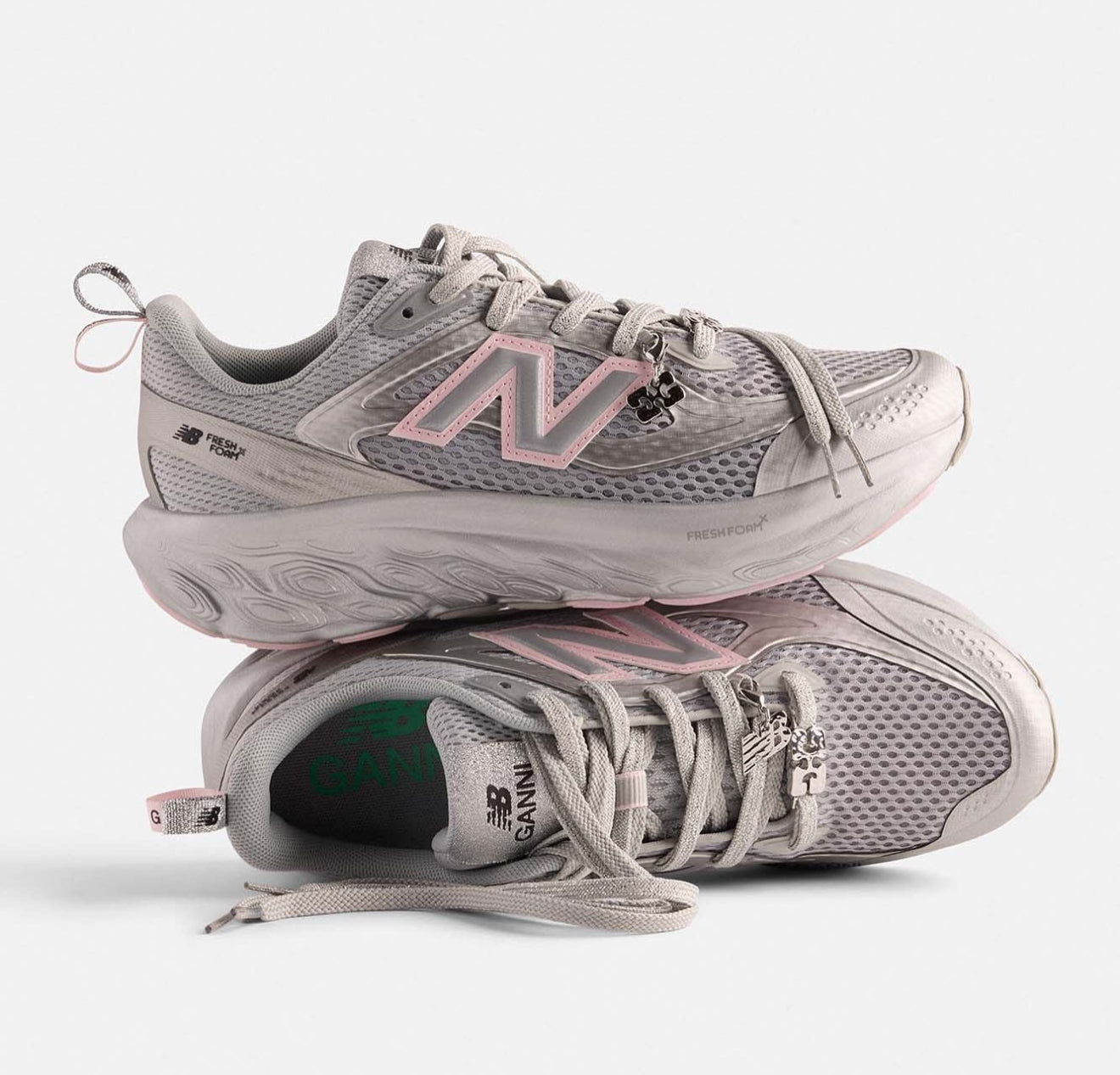 WMNs NB Balance Fresh Foam Trainer GANNI Silver Metallic