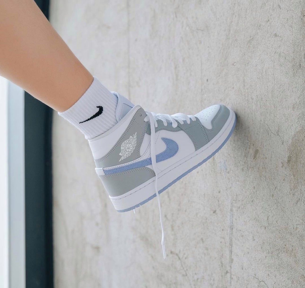 Air Jordan 1 Mid “ Wolf Grey “