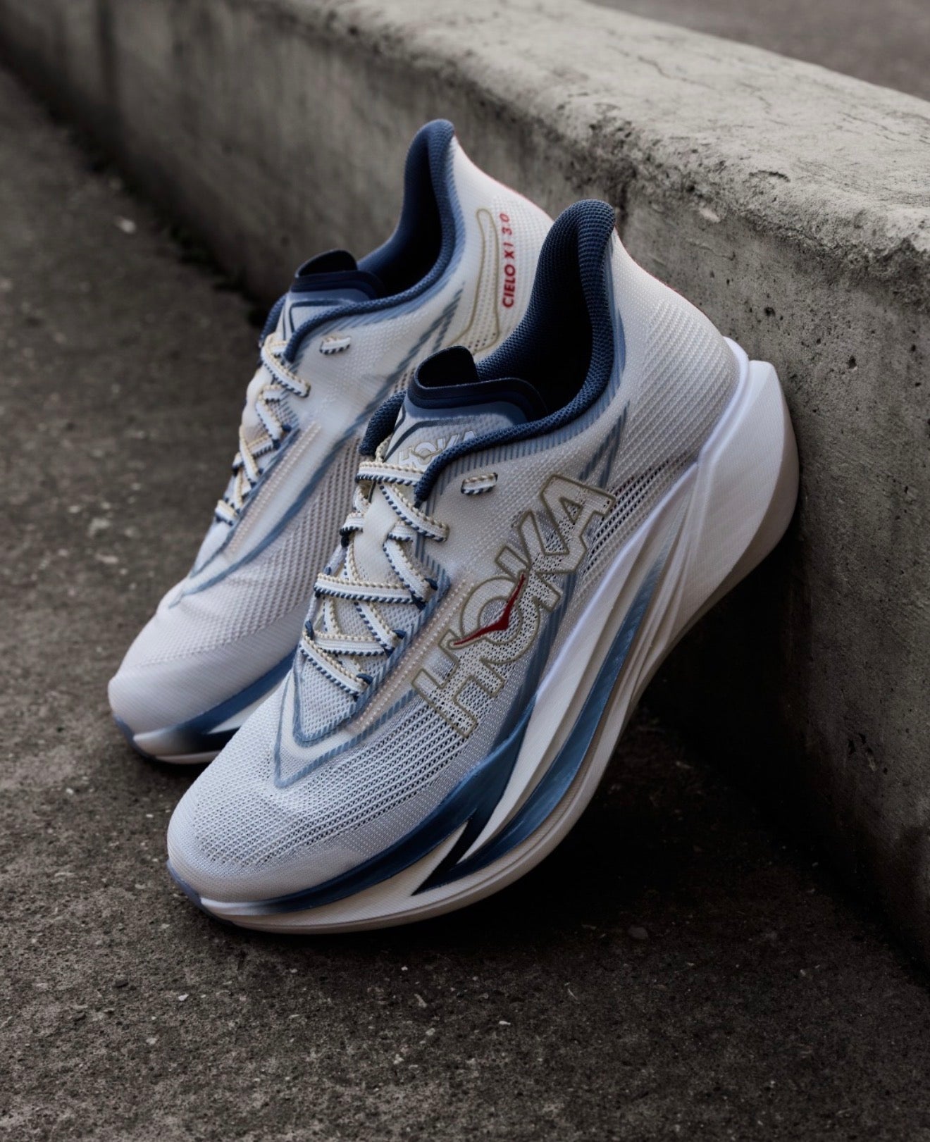Hoka One One Cielo X1 3.0 Alabaster Yellow Gold