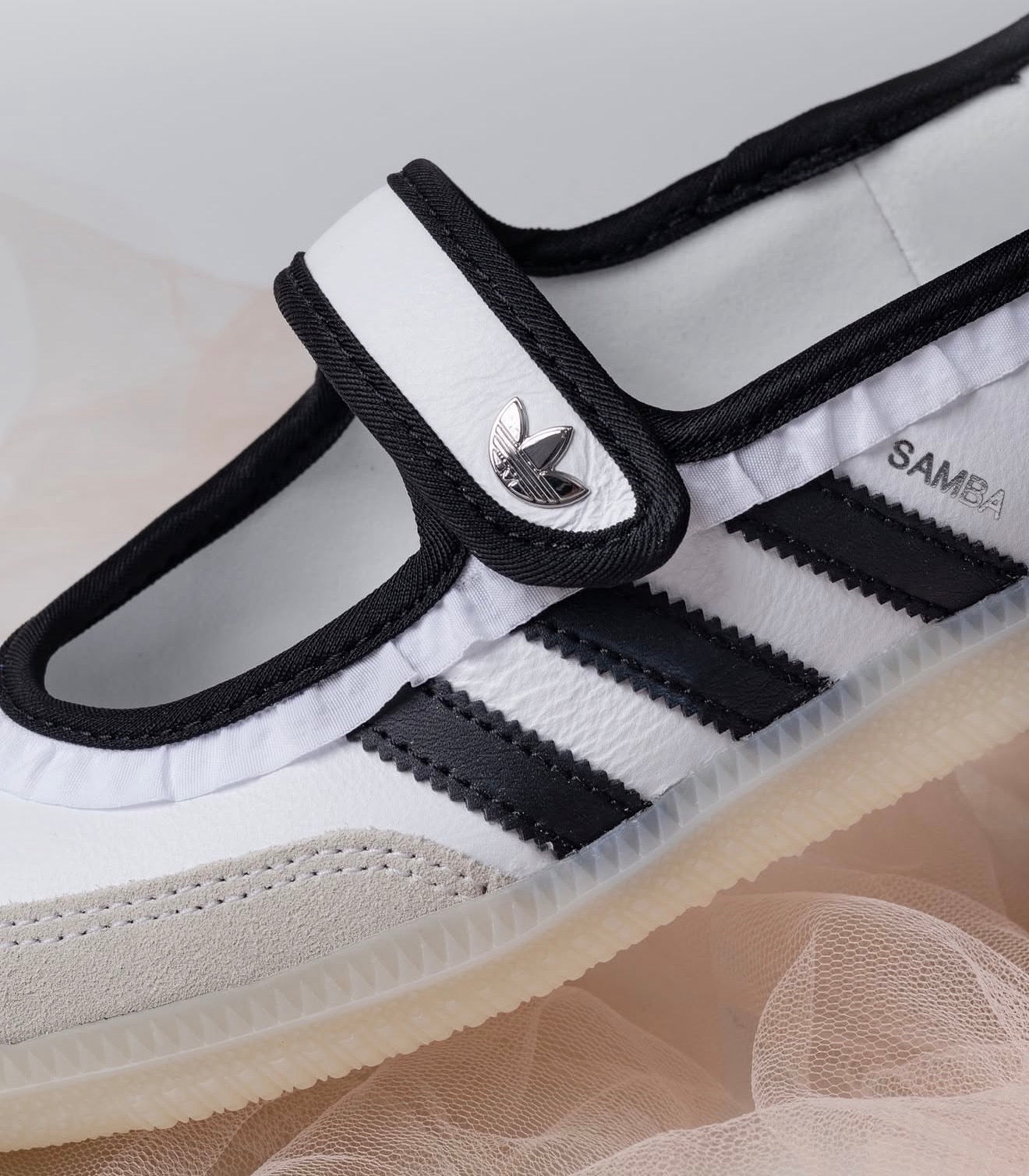 WMNs Samba Jane Ruffle Pack White Black