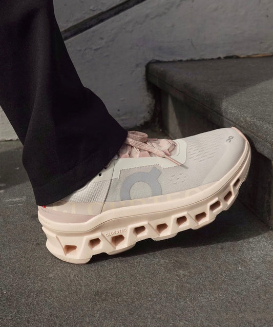 WMNs On Running Monster Cloud Moon Fawn