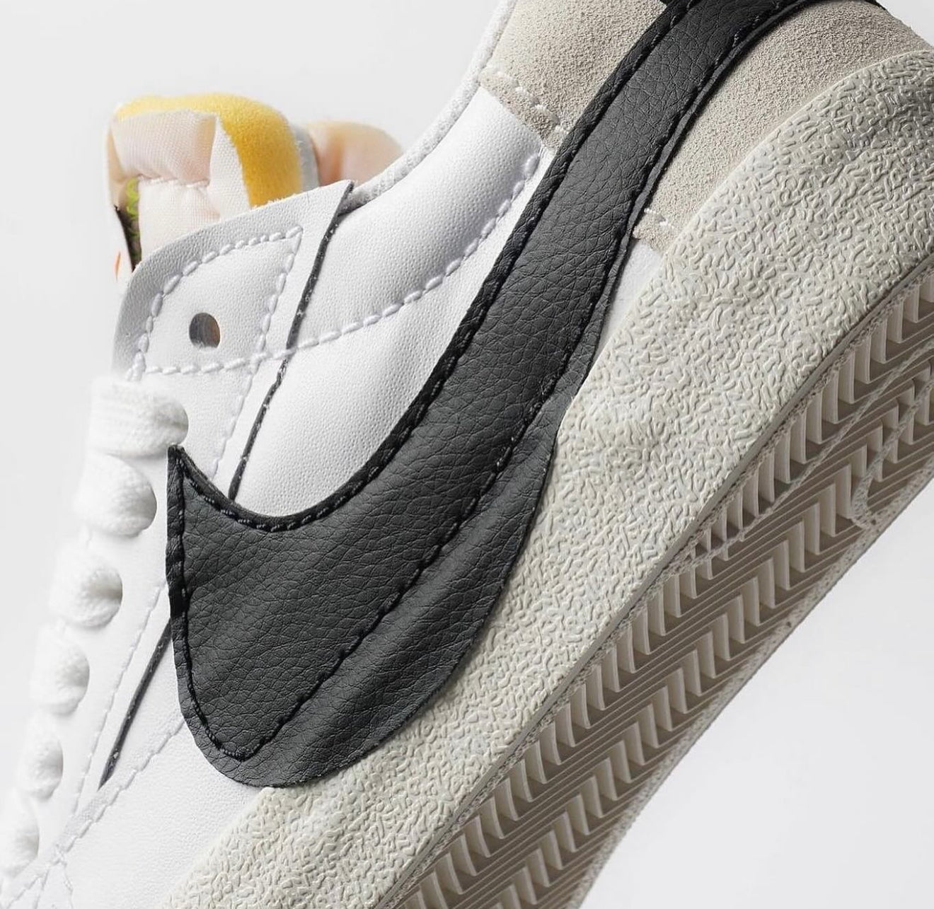 Blazer Low 77 Jumbo White Black Sail