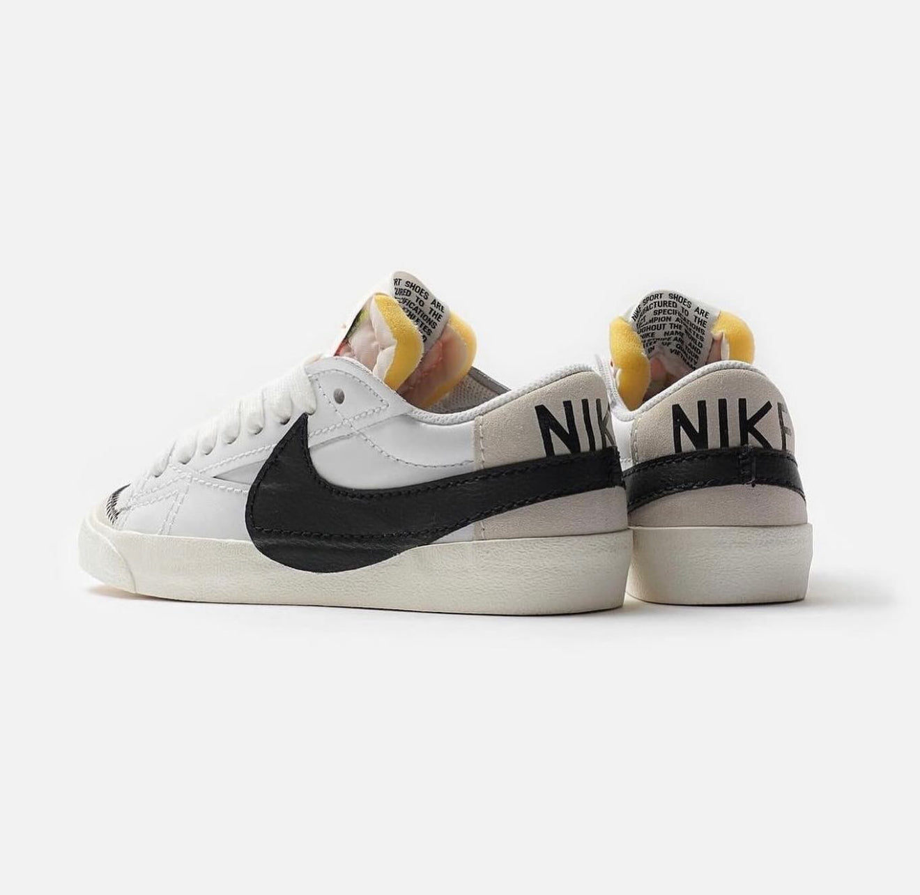 Blazer Low 77 Jumbo White Black Sail