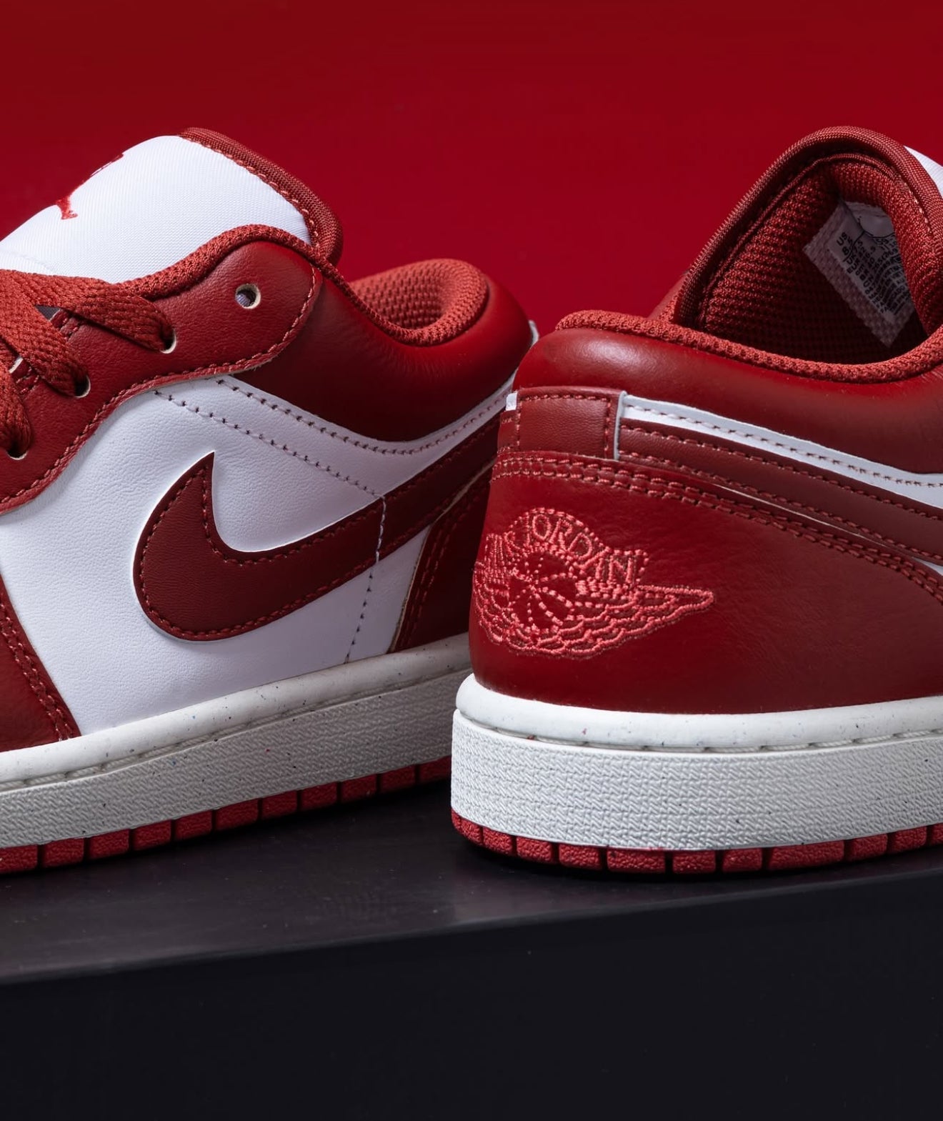 Air Jordan 1 Low Dune Red