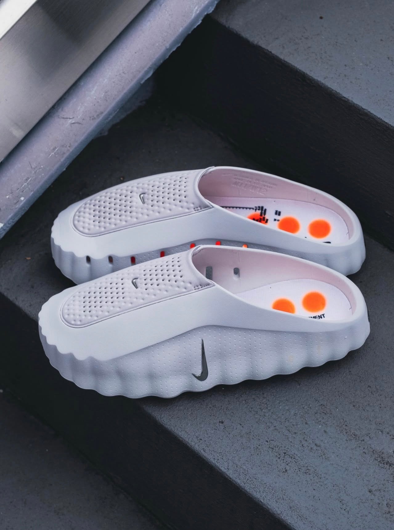 Mind 001 Slide Light Smoke Grey