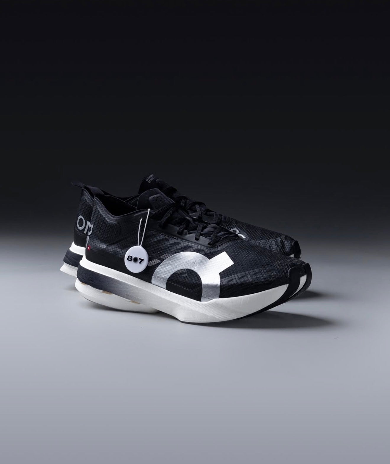 On Running Cloudboom Strike
Black White