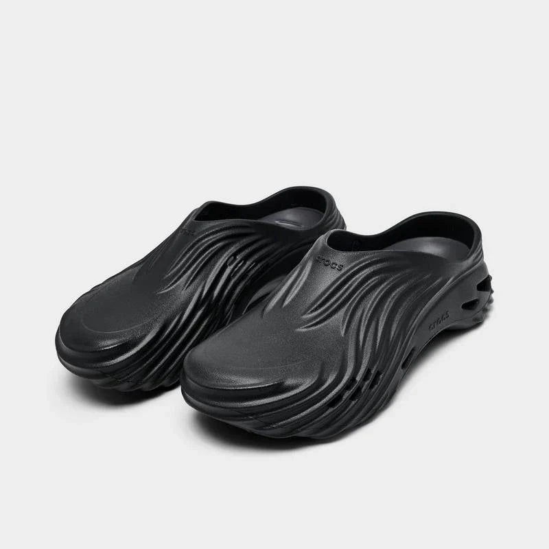 Crocs Echo Wave Clog Triple Black
