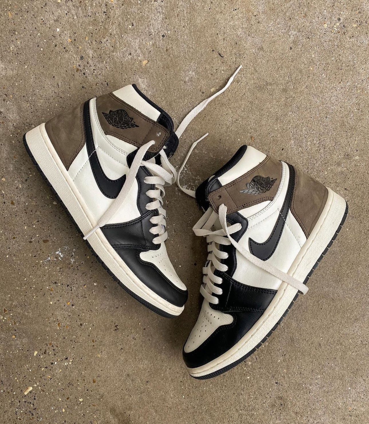 Air Jordan Retro 1 High Mocha