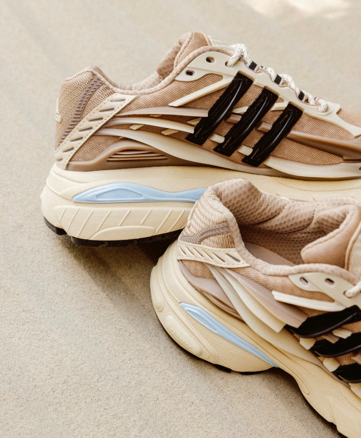 Adistar Jellyfish Pharrell Williams Crystal Sand