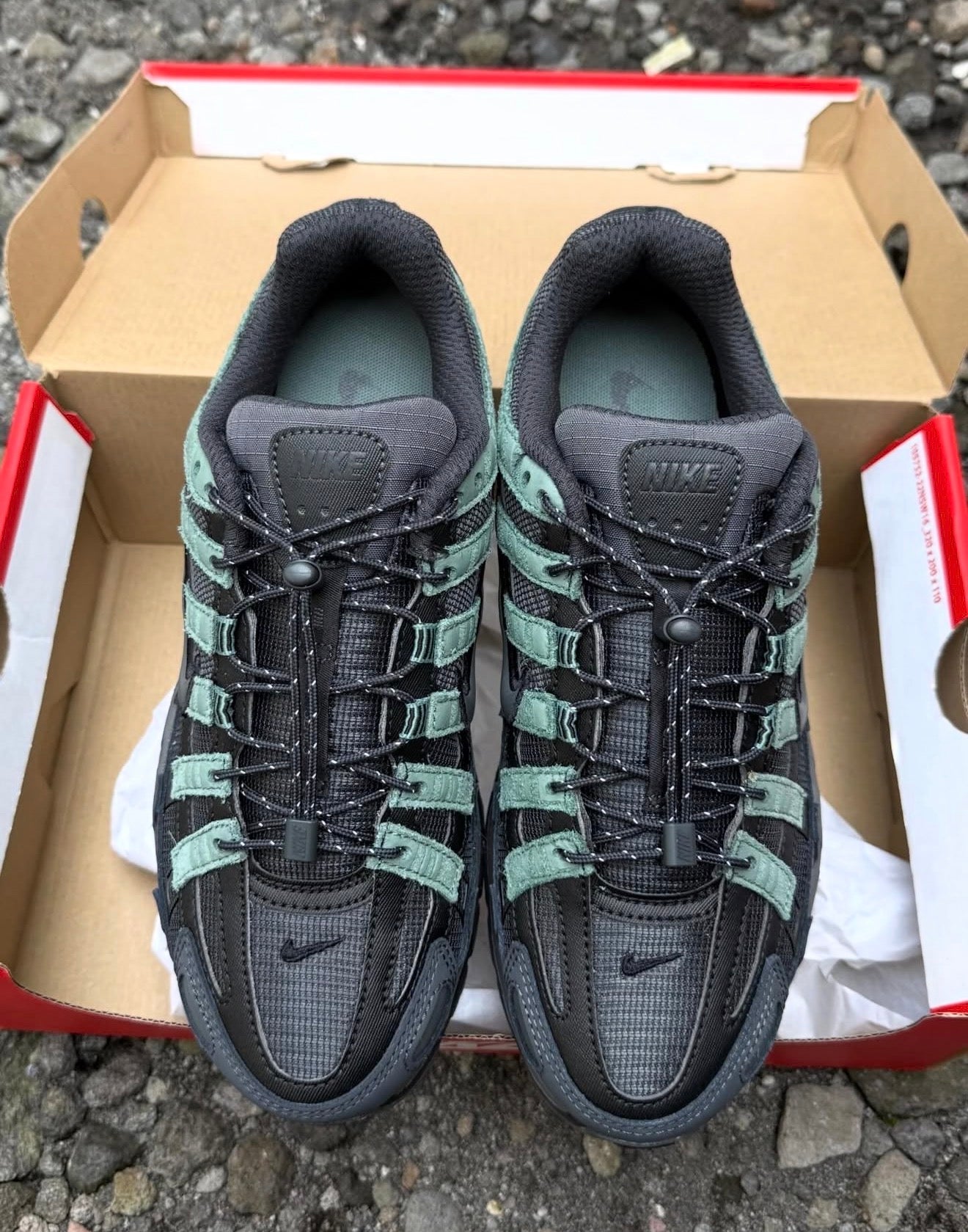 P6000 Anthracite Clay Green