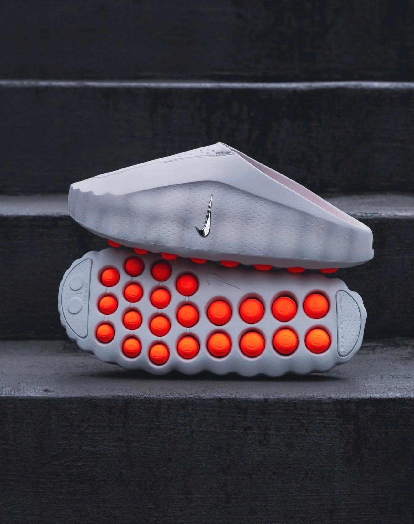Mind 001 Slide Light Smoke Grey