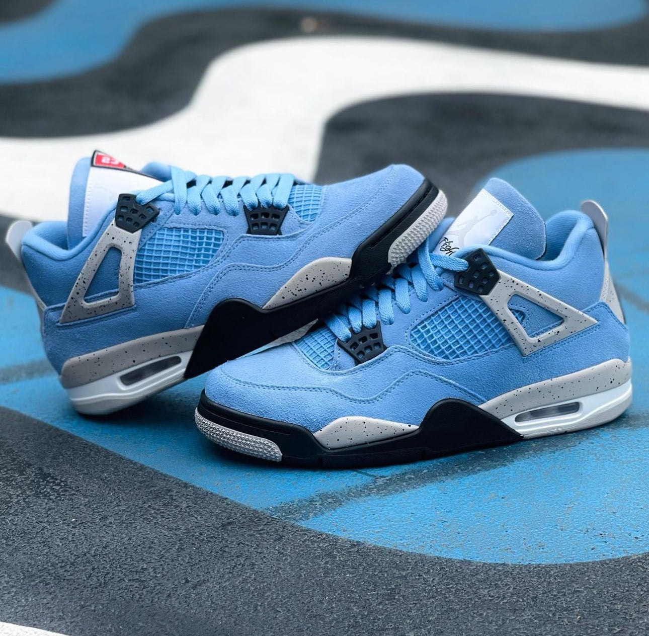Air Jordan 4 Retro University Blue