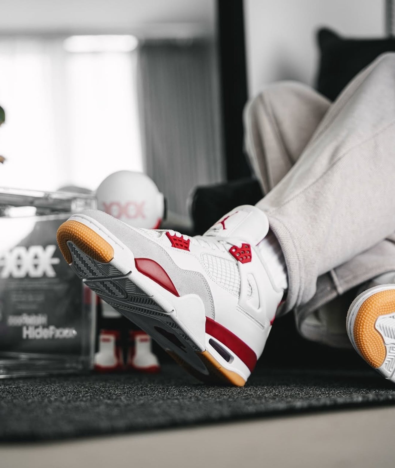 Air Jordan 4 Retro SB Varsity Red
