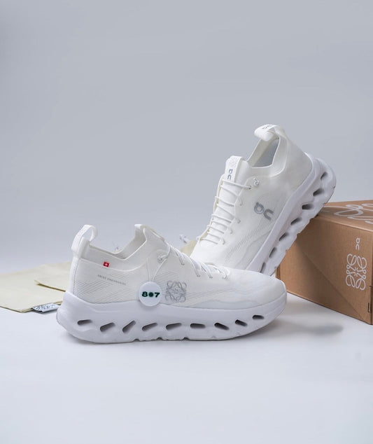Loewe x OnCloudTilt Triple White