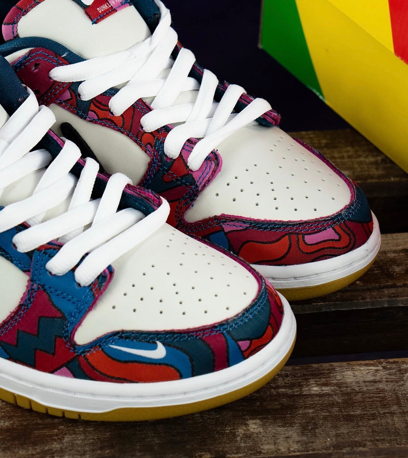 WMNs Sb Dunk Low Pro Parra Abstract Art
