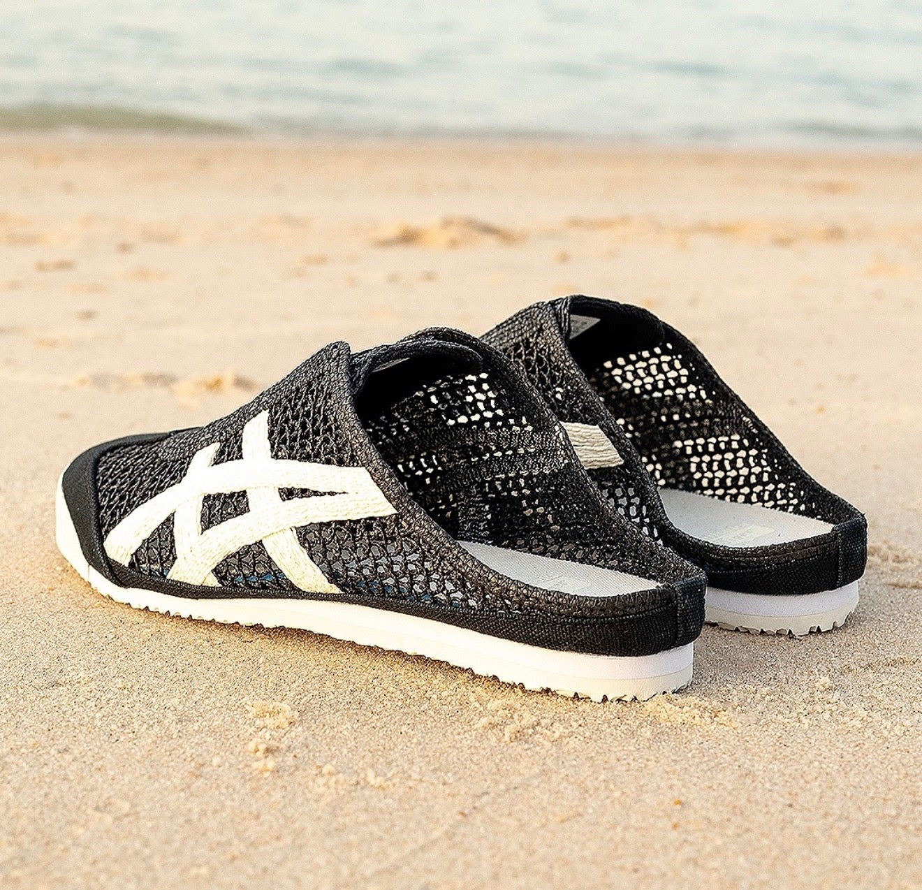 Mexico 66 Sabot Black Cream