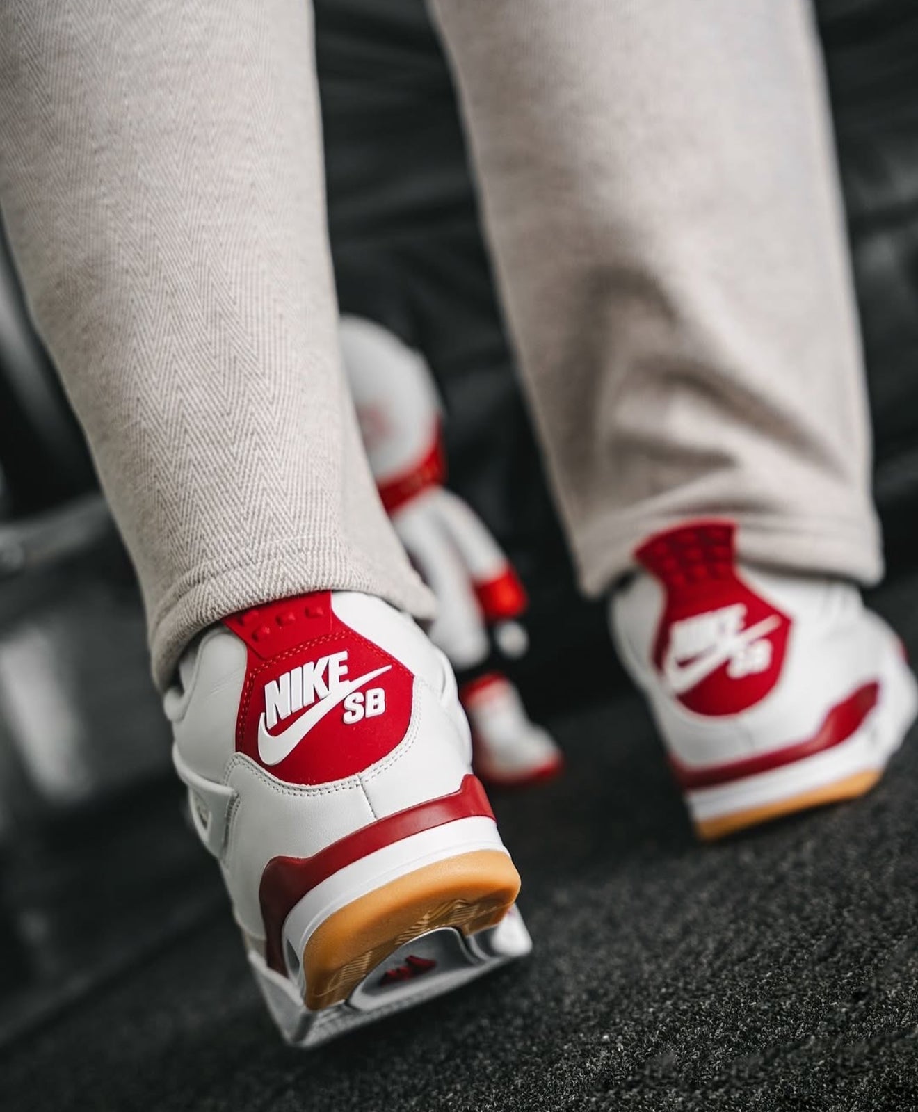 Air Jordan 4 Retro SB Varsity Red