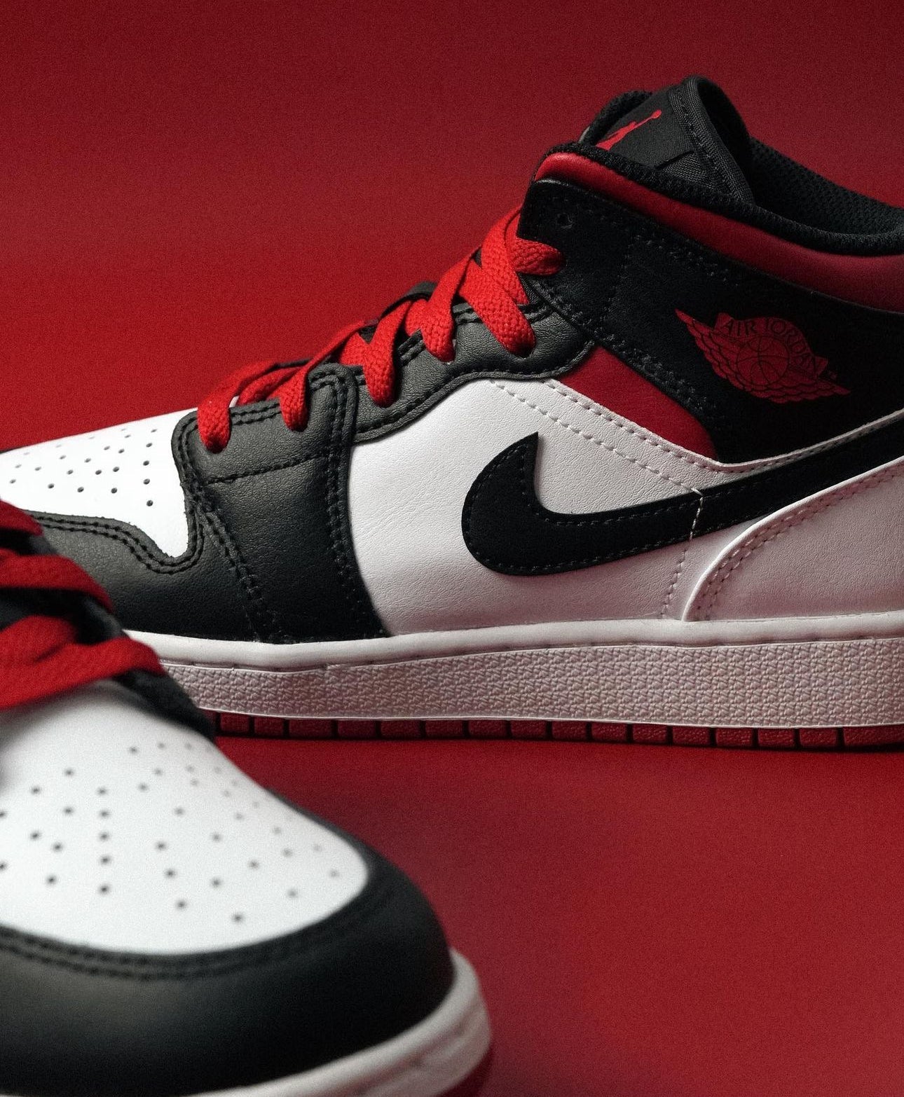 Air Jordan 1 Mid White Gym Red Black