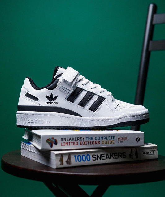 Forum 84 Low White / Black