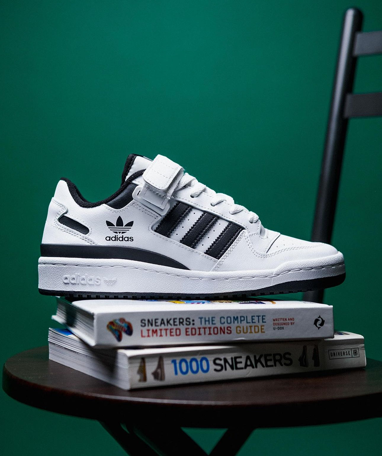 WMNs Forum 84 Low White / Black