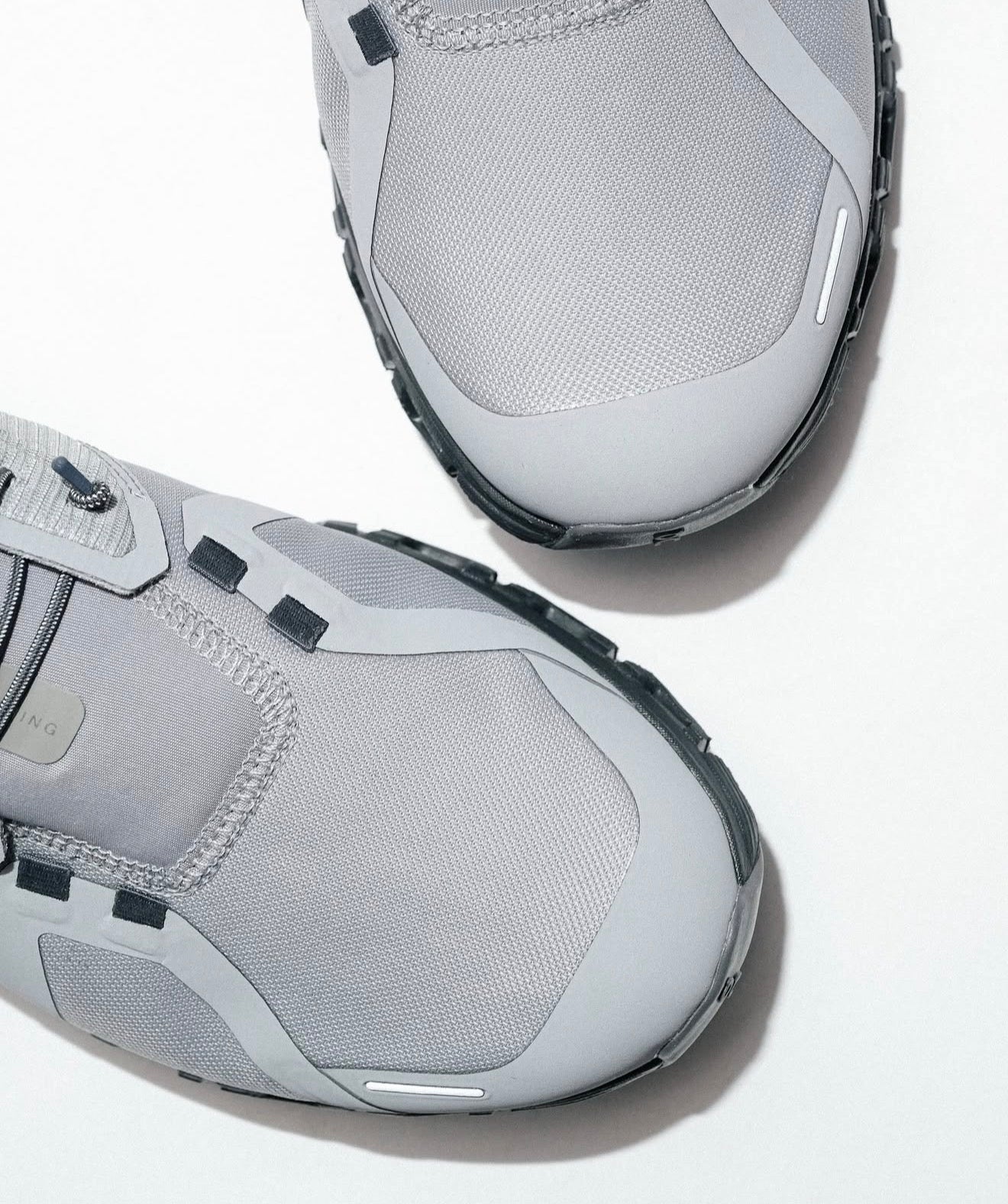 On Running Cloud 6 Waterproof Alloy Wolf