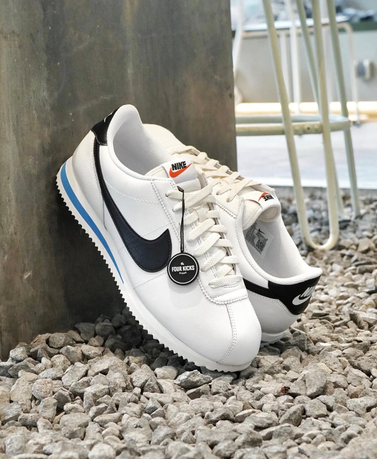 Cortez White Black Light Photo Blue