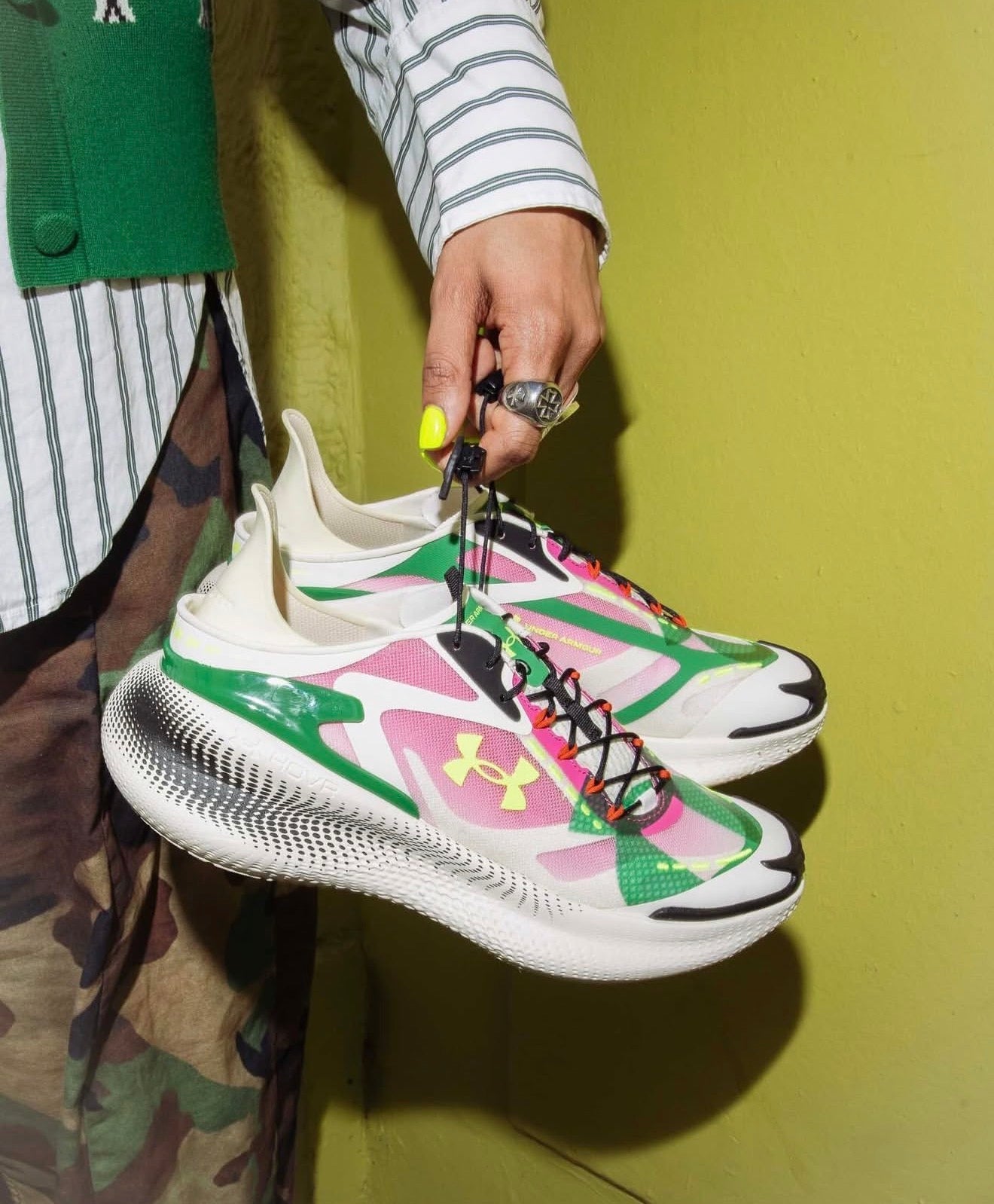 Under Armour ECHO Ivory Dune Virtual Pink