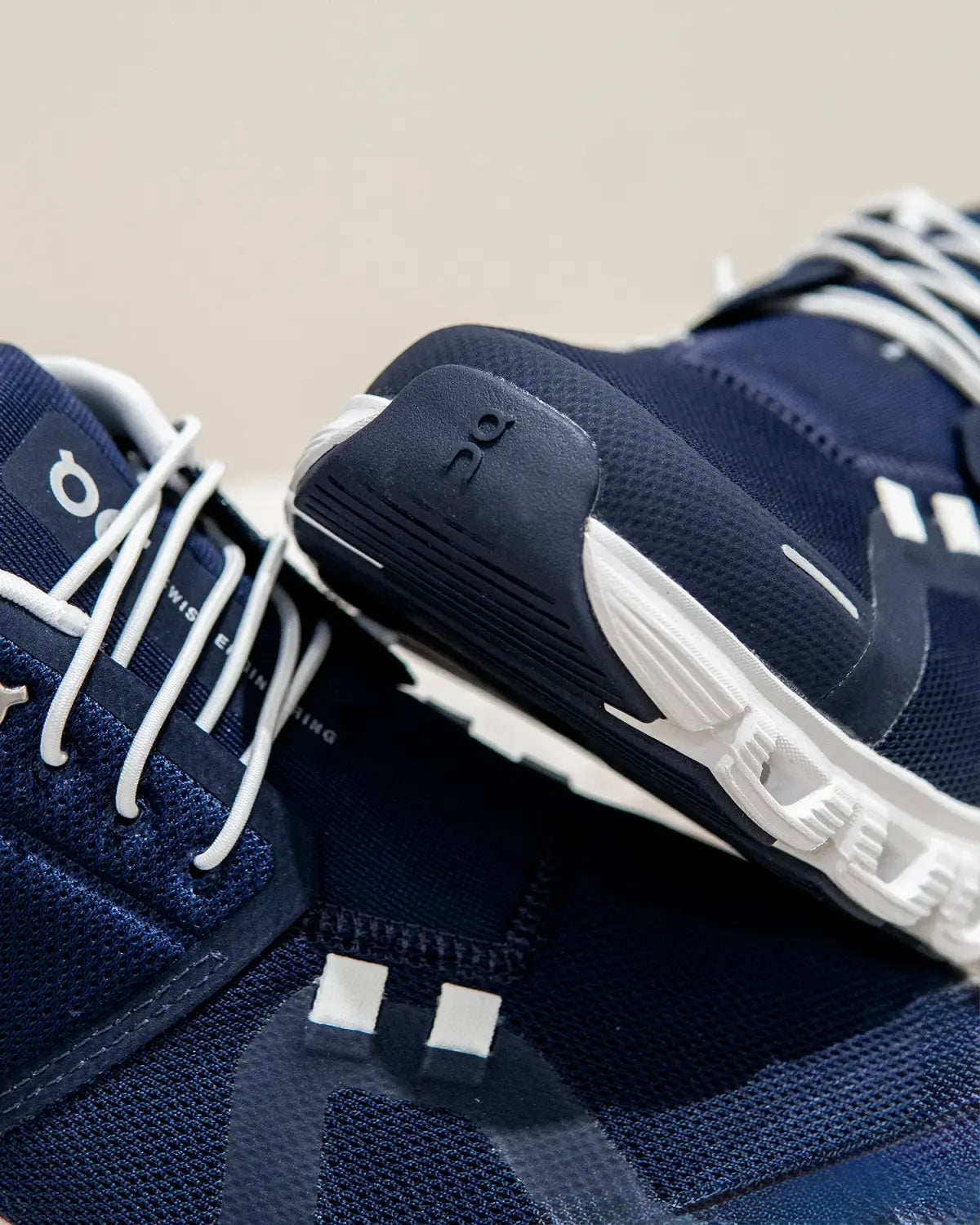 On Running Cloud 6 Midnight Blue