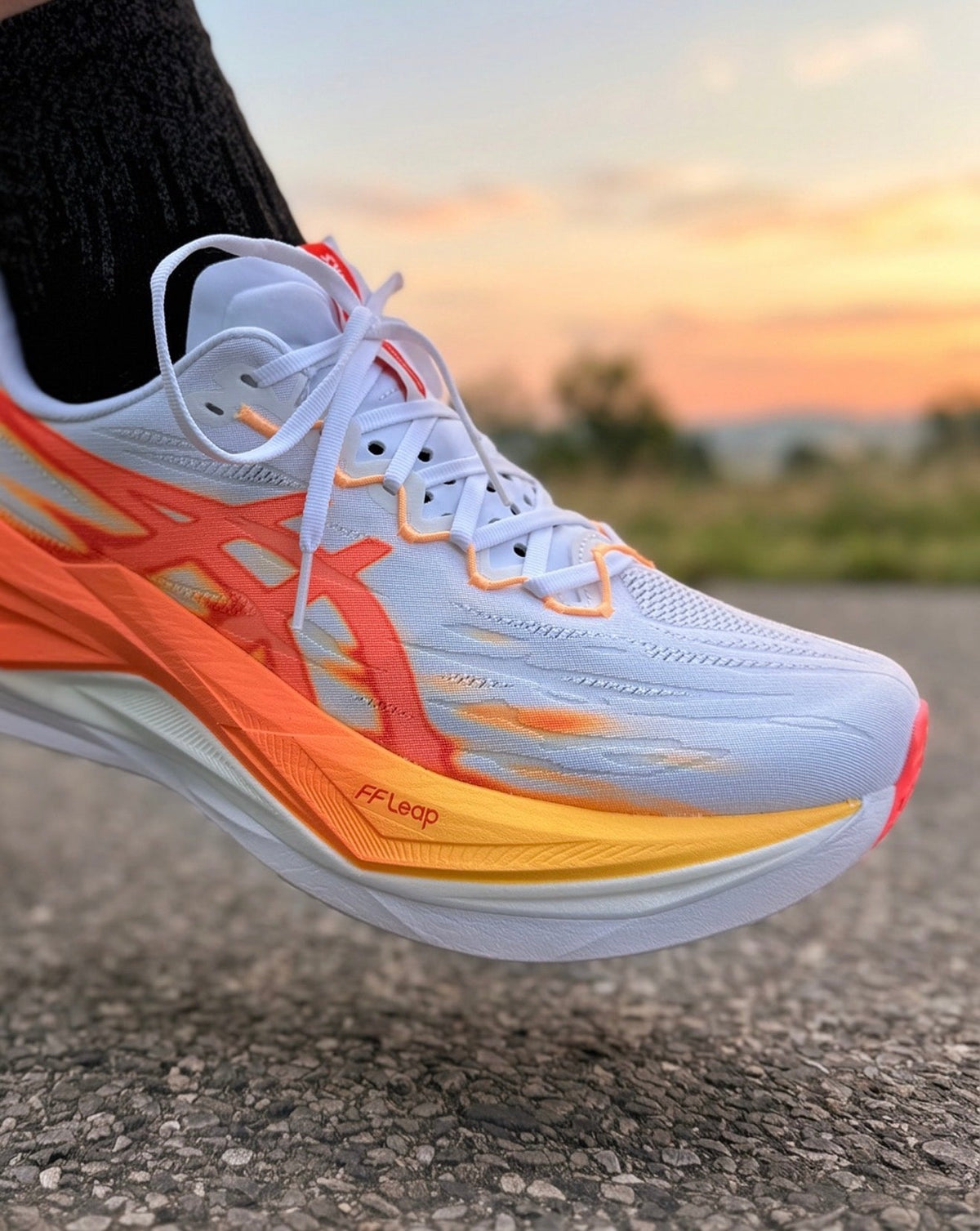 Superblast 3 White Orange Glow