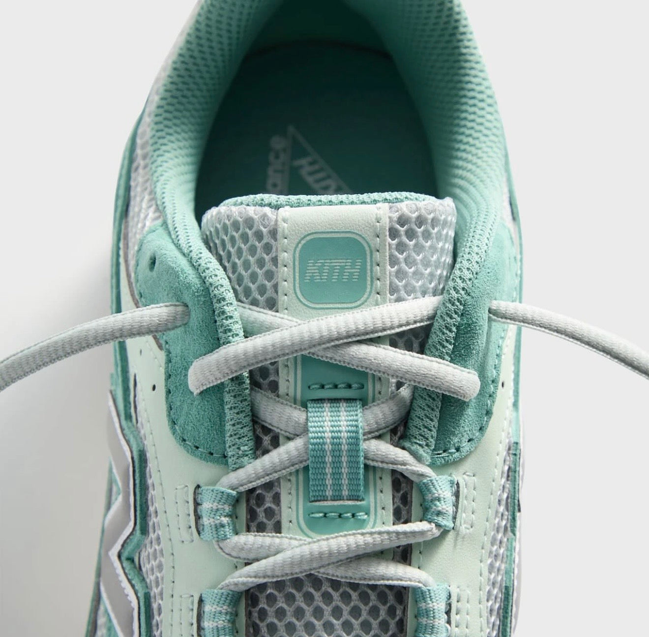 NB Balance 204L Kith Green Silver