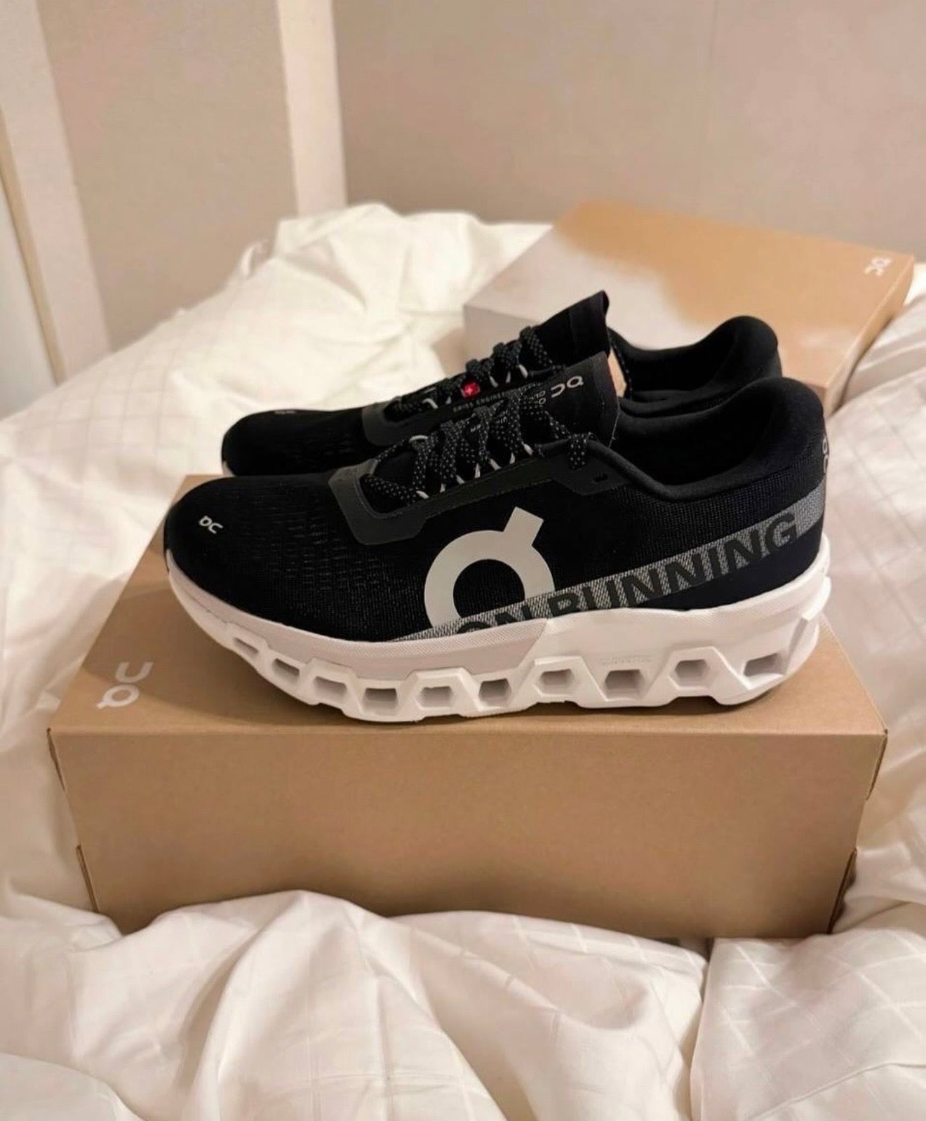 On Running Cloud Monster 2.0 Black Frost