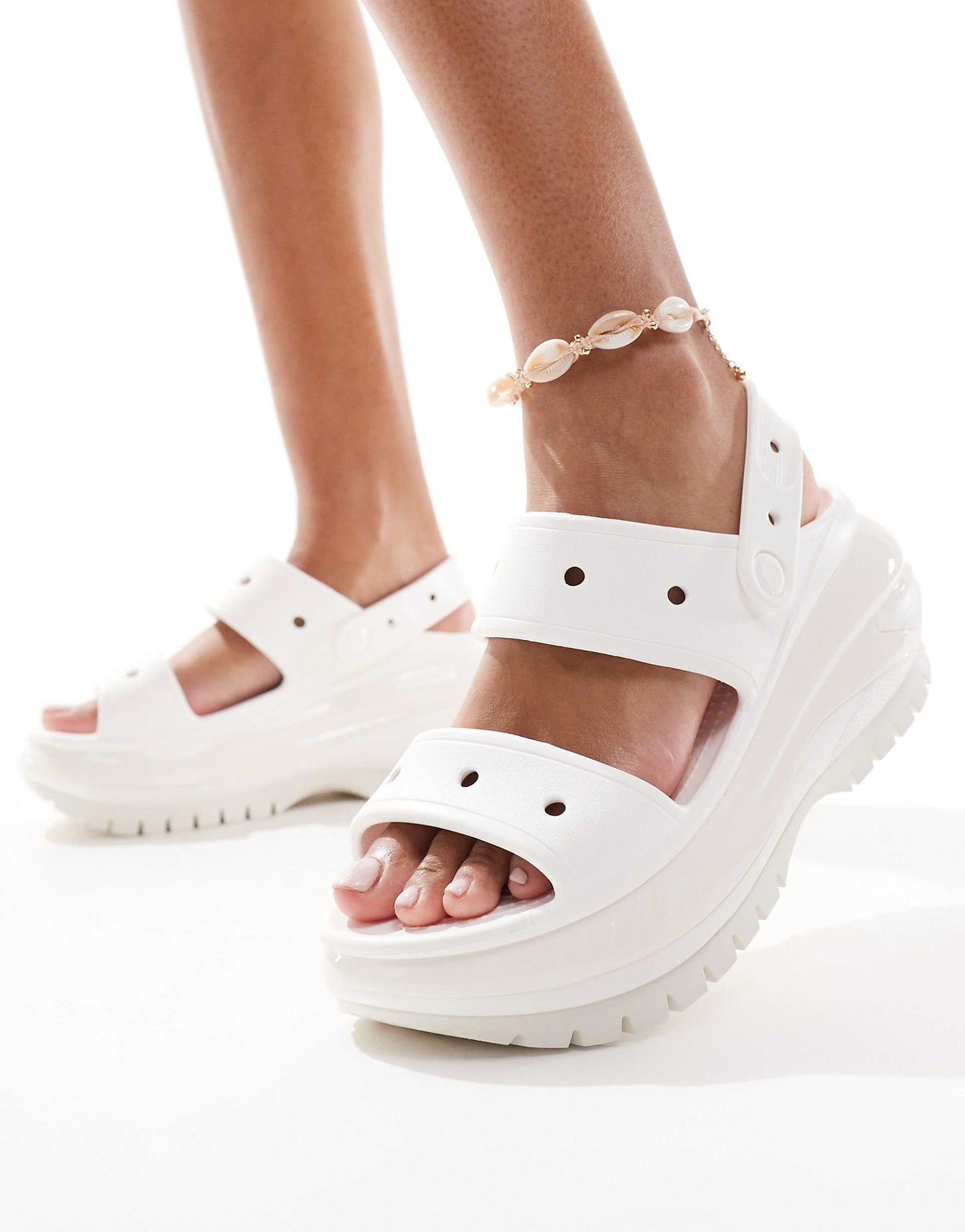 WMNs Crocs Mega Crush Sandal White