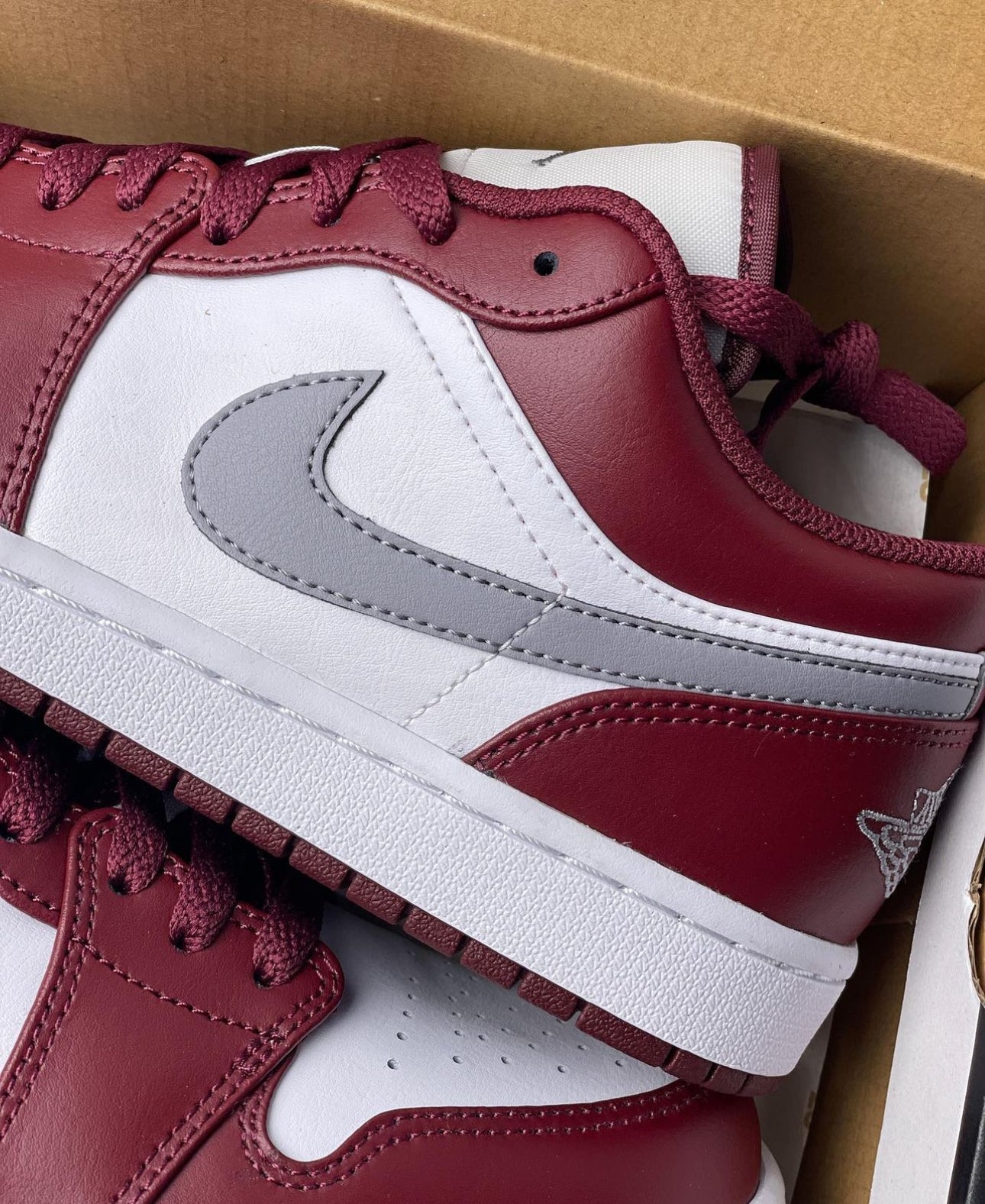 Air Jordan 1 Low Bordeaux