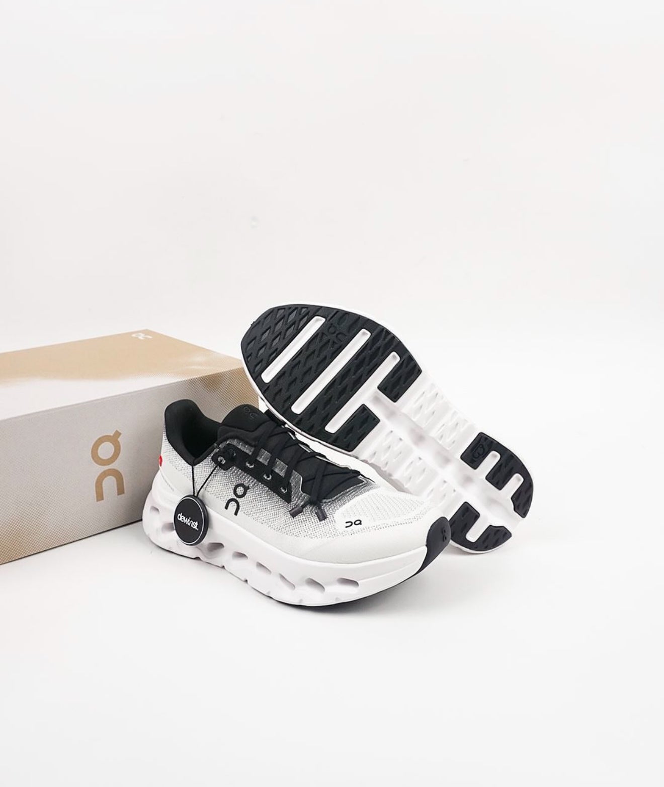WMNs On Running Cloudtilt Black Ivory