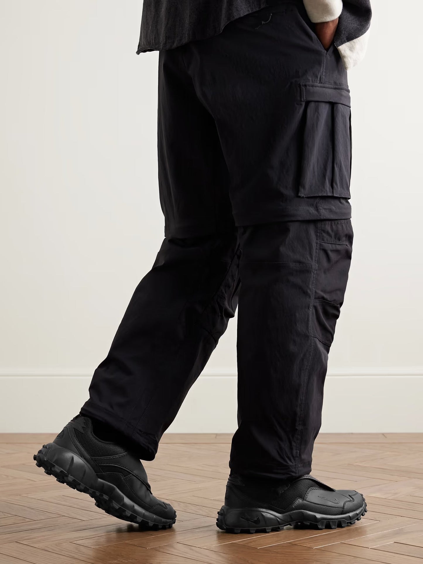 ACG Phassad Triple Black