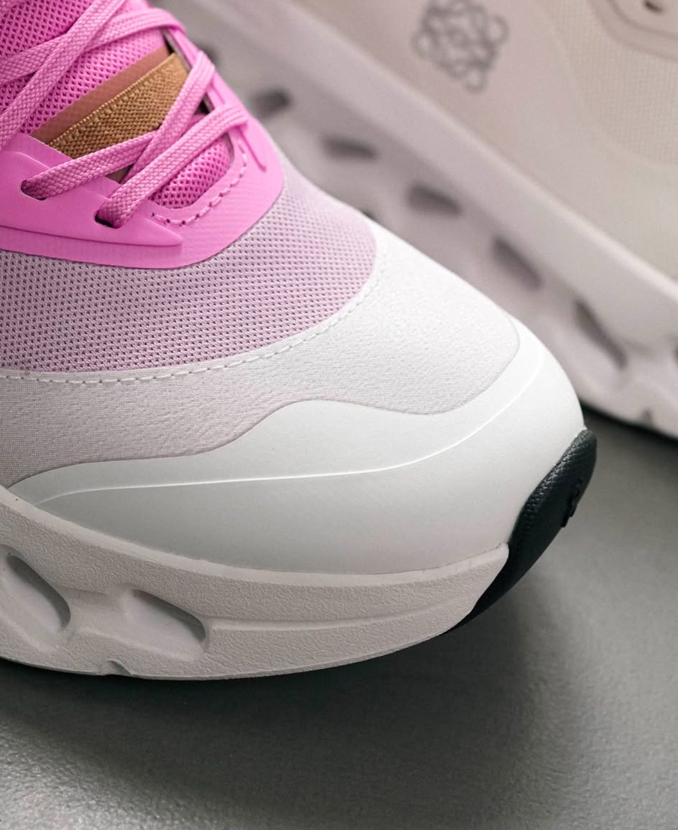 WMNs Loewe x On CloudTilt 2.0 White Pink