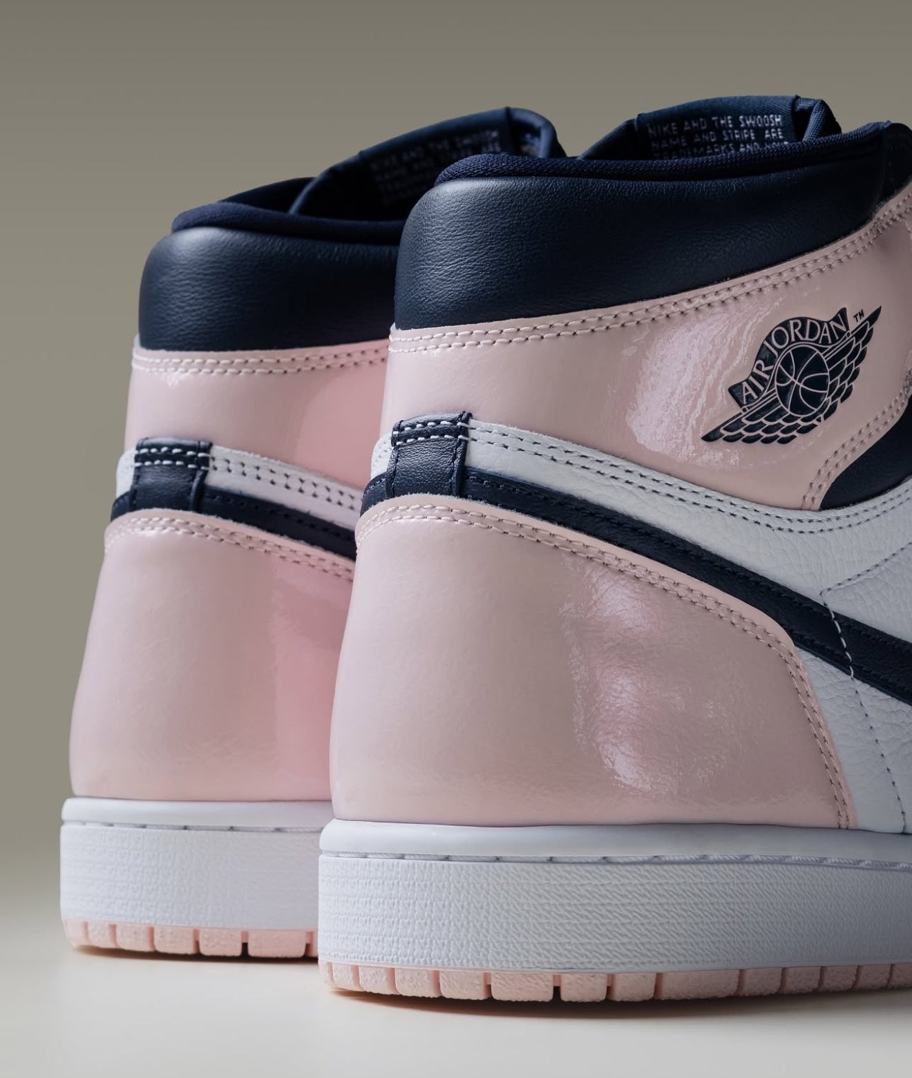 WMNs Air Jordan 1 Retro High OG Atmosphere