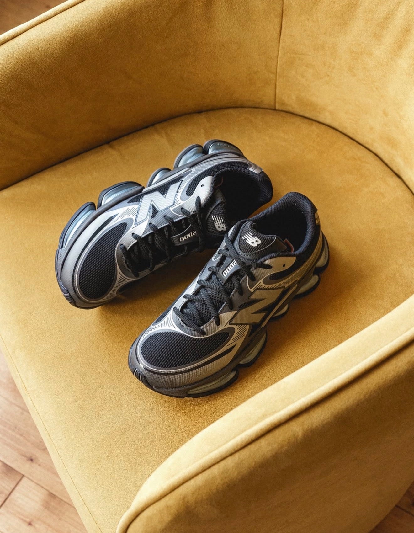 NB Balance Abzorb 2000 Black Grey