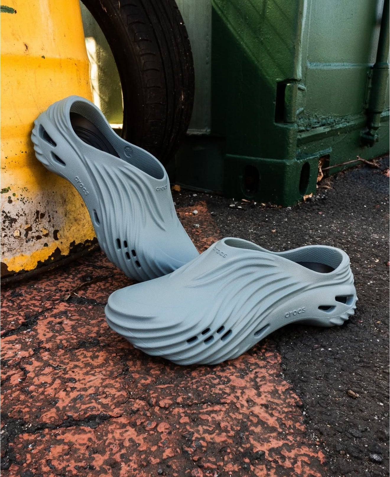 Crocs Echo Wave Clog Pond