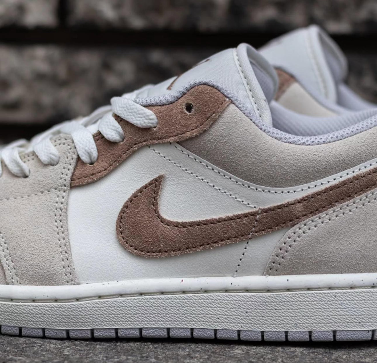 Air Jordan 1 Low Legend Light Brown