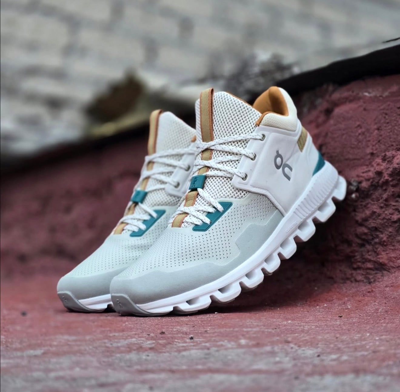 On Running Cloud Hi Edge White Cream Blue